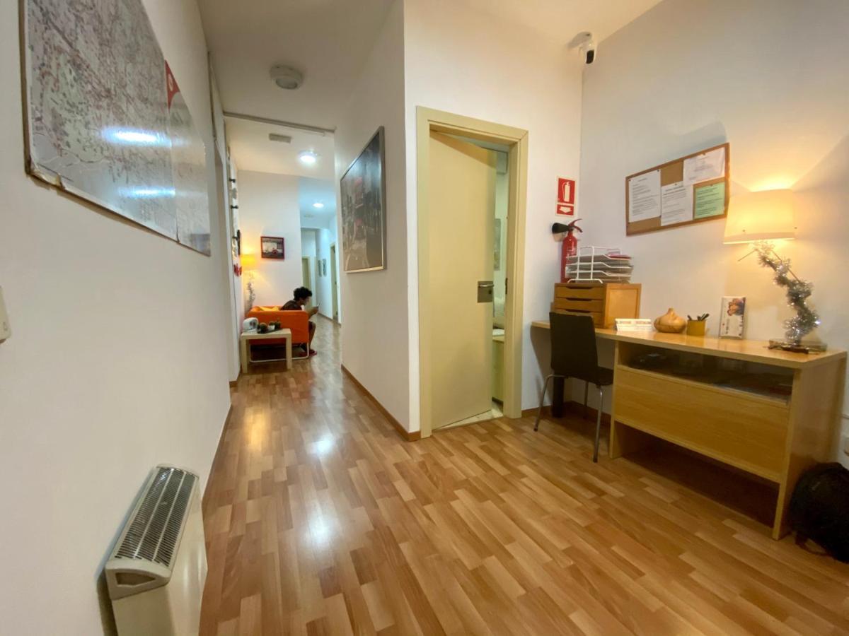 Barcelona Housing Recommend For Students ברצלונה מראה חיצוני תמונה