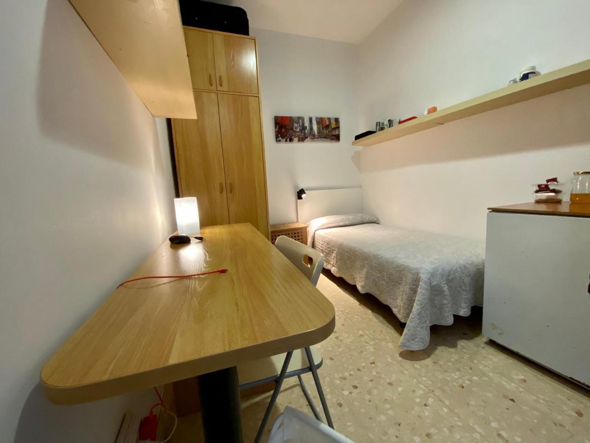 Barcelona Housing Recommend For Students ברצלונה מראה חיצוני תמונה